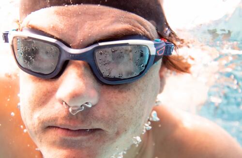 Why do swimming goggles fog up?