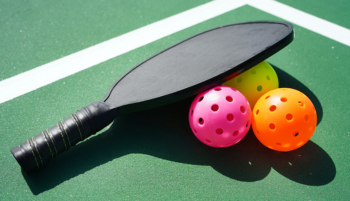 Top 5 Best Pickleball Balls In 2025 And How To Choose?